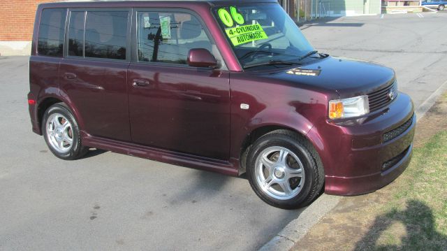 Scion xB 2006 photo 1
