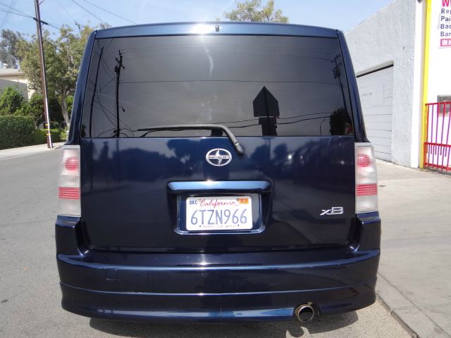 Scion xB 2006 photo 3