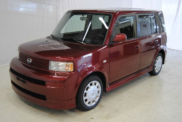 Scion xB 2006 photo 1