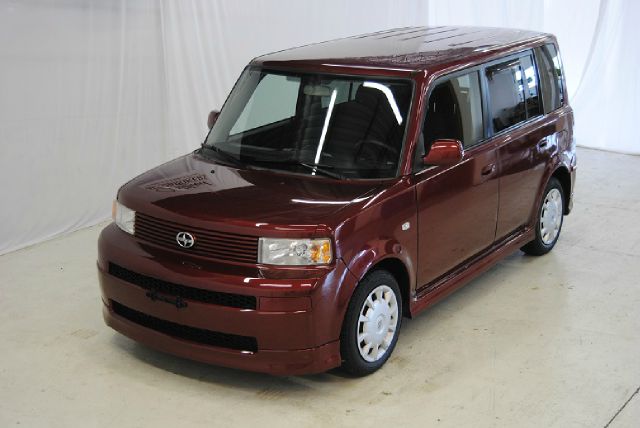 Scion xB 2006 photo 2