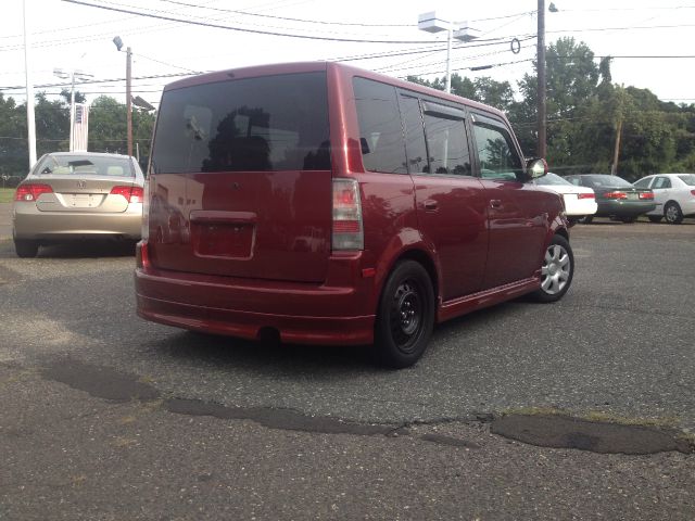 Scion xB 2006 photo 1