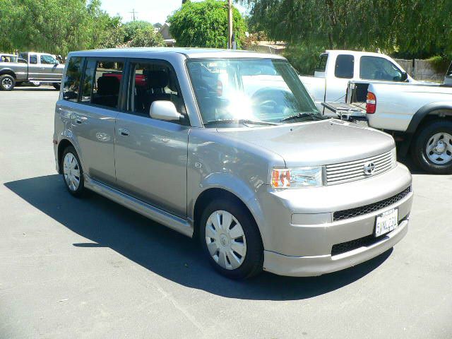Scion xB 2006 photo 1