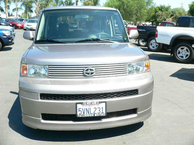 Scion xB 2006 photo 2