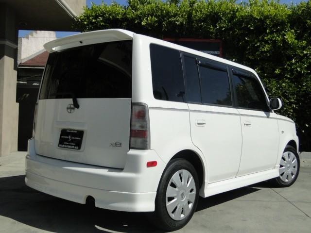 Scion xB 2006 photo 1