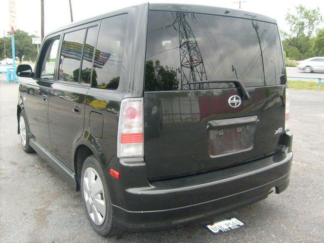 Scion xB 2006 photo 18