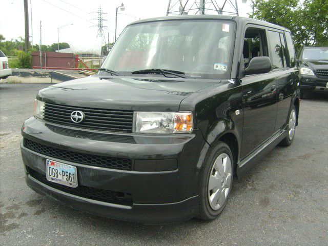 Scion xB 2006 photo 2