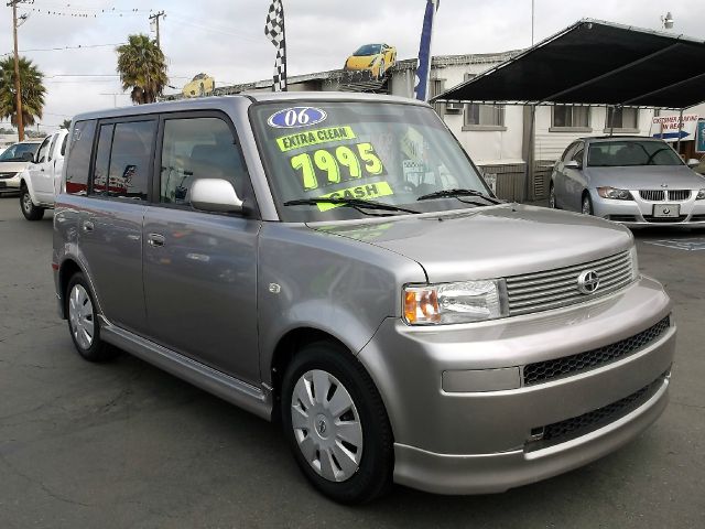 Scion xB 2006 photo 3