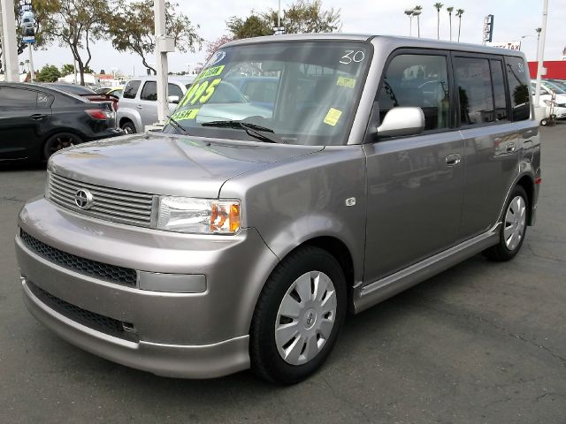 Scion xB 2006 photo 4