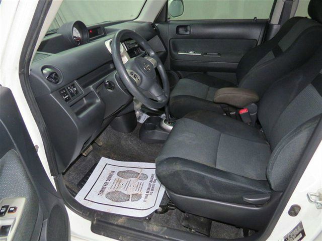 Scion xB 2006 photo 17