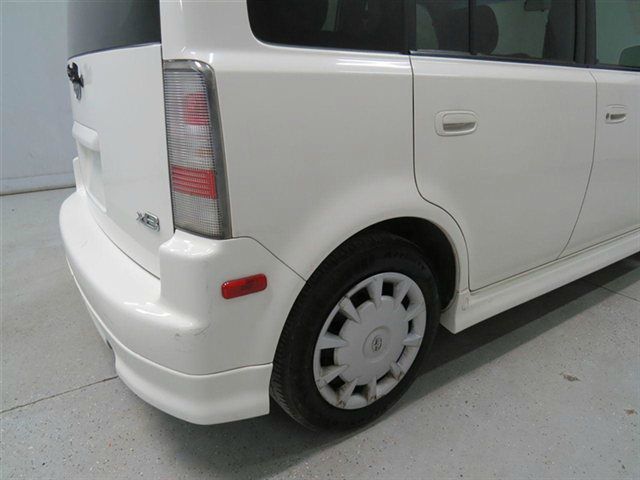 Scion xB 2006 photo 18
