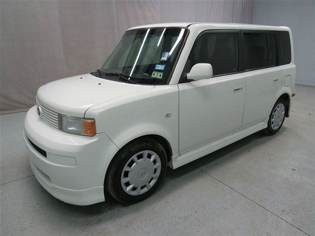Scion xB 2006 photo 2