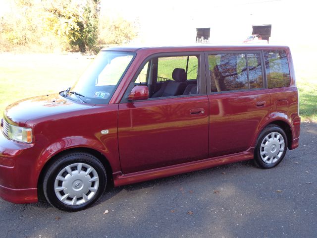 Scion xB 2006 photo 2