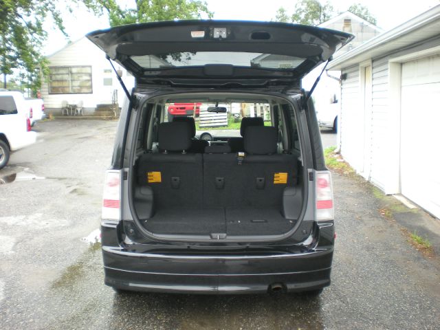 Scion xB 2006 photo 1