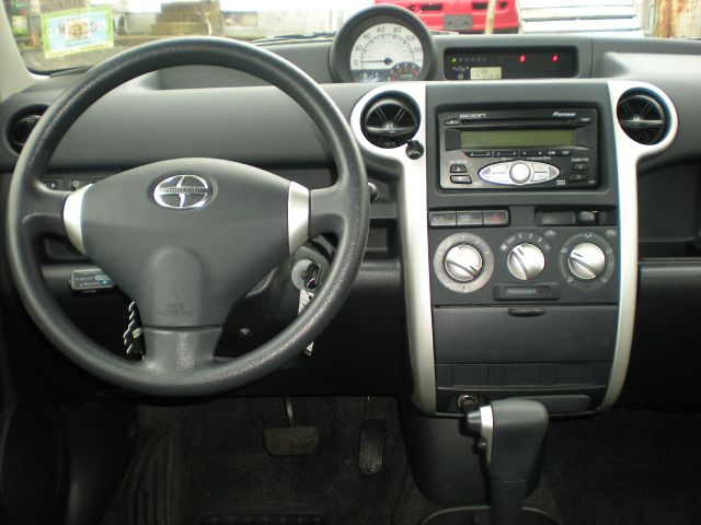 Scion xB 2006 photo 10
