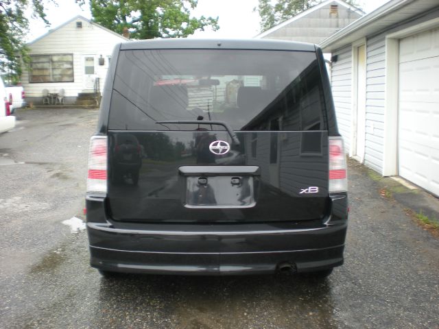 Scion xB 2006 photo 13