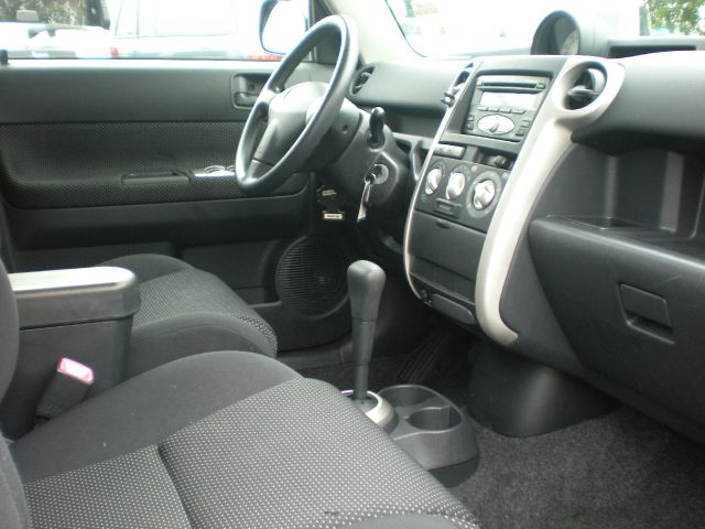 Scion xB 2006 photo 8