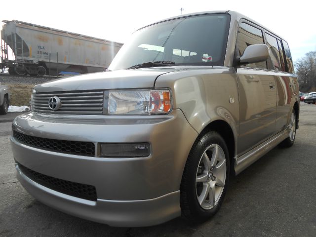Scion xB 2006 photo 1