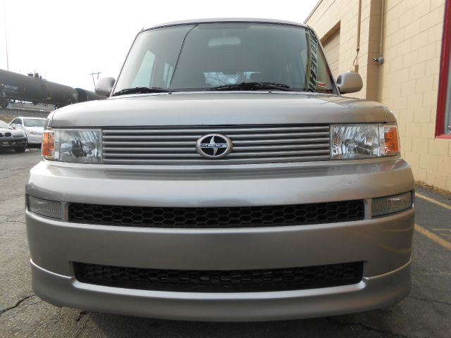 Scion xB 2006 photo 3