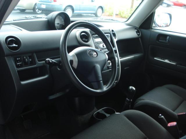 Scion xB 2006 photo 1