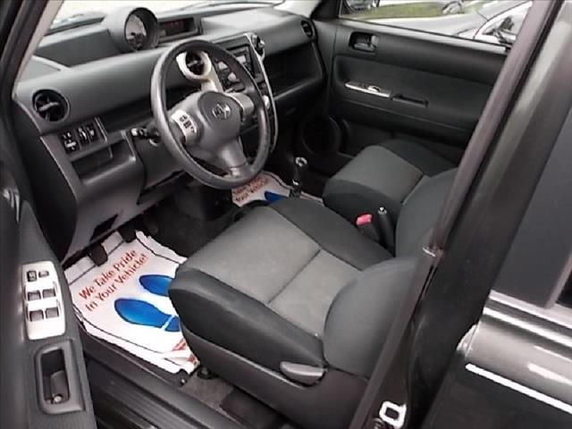 Scion xB 2006 photo 3