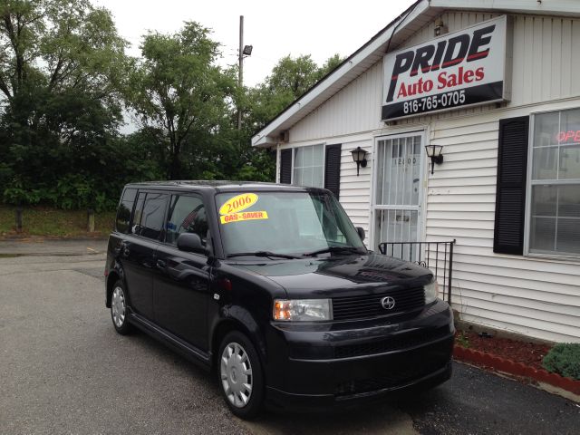 Scion xB 2006 photo 3
