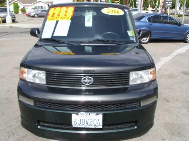 Scion xB 2006 photo 3