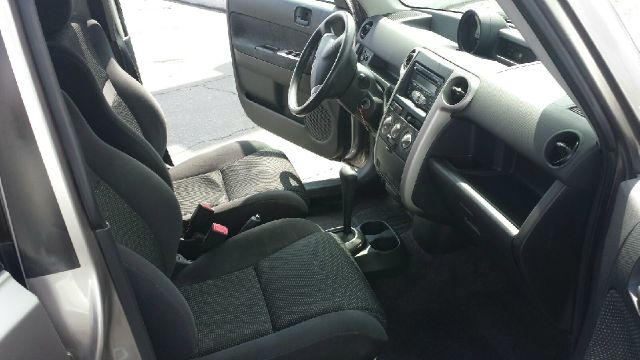 Scion xB 2006 photo 1