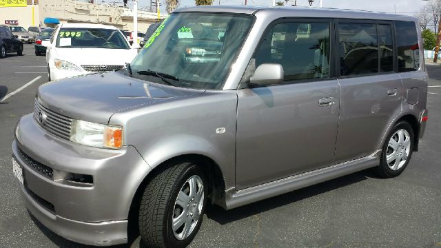 Scion xB 2006 photo 3