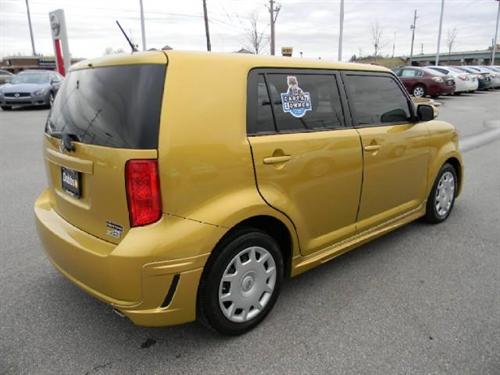 Scion xB 2008 photo 1
