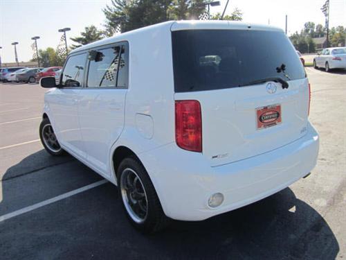 Scion xB 2008 photo 1