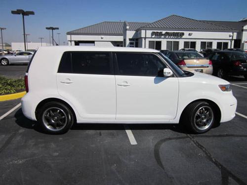 Scion xB 2008 photo 2