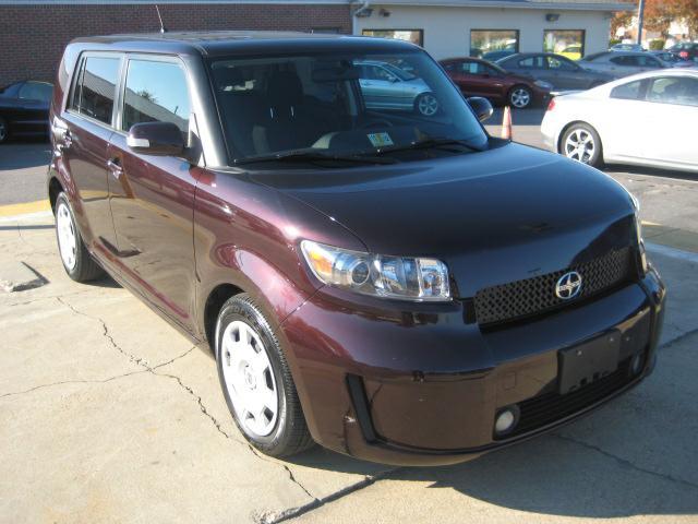 Scion xB Base Sport Utility