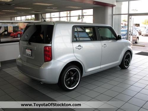 Scion xB 2008 photo 2