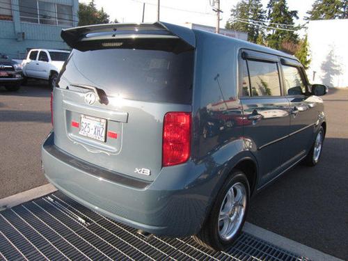 Scion xB 2008 photo 3