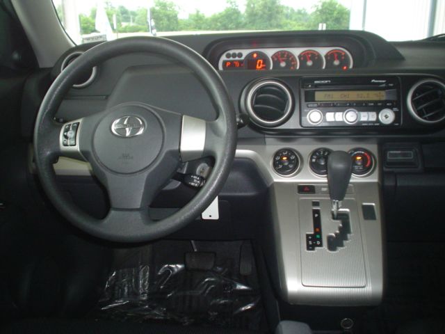 Scion xB 2008 photo 1