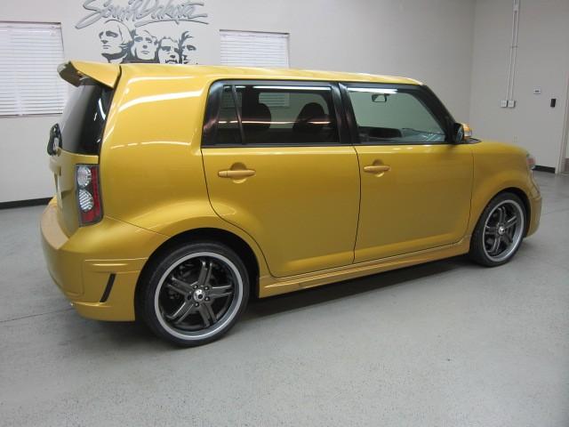 Scion xB 2008 photo 3