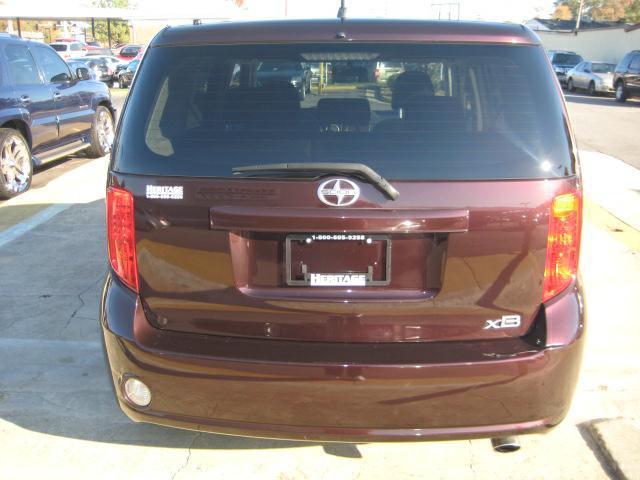 Scion xB 2008 photo 3
