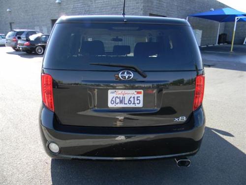 Scion xB 2008 photo 5