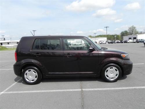 Scion xB 2008 photo 1