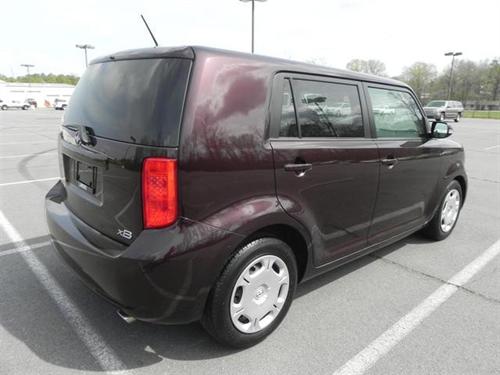 Scion xB 2008 photo 2