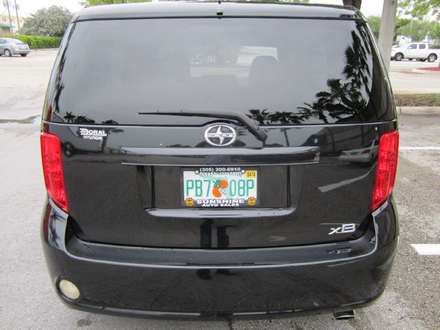 Scion xB 2008 photo 3