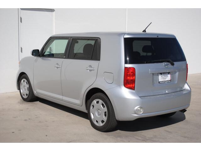 Scion xB 2008 photo 3