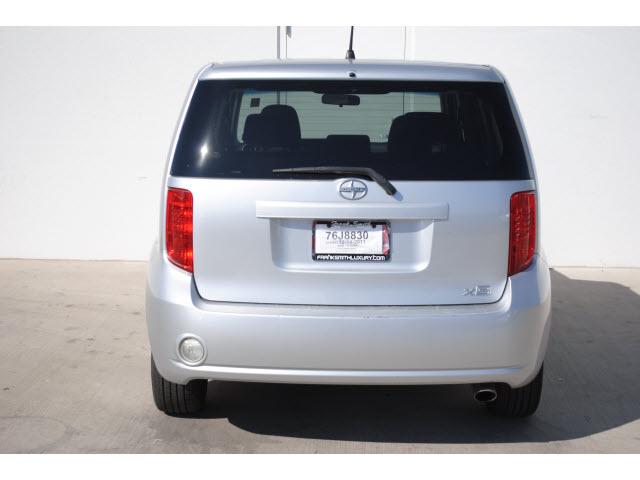 Scion xB 2008 photo 4