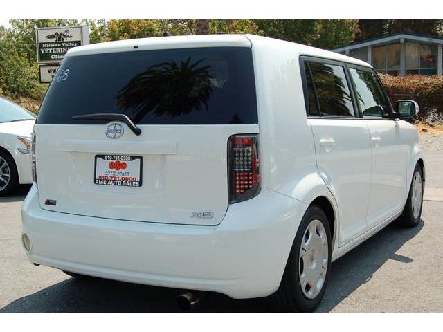 Scion xB 2008 photo 1
