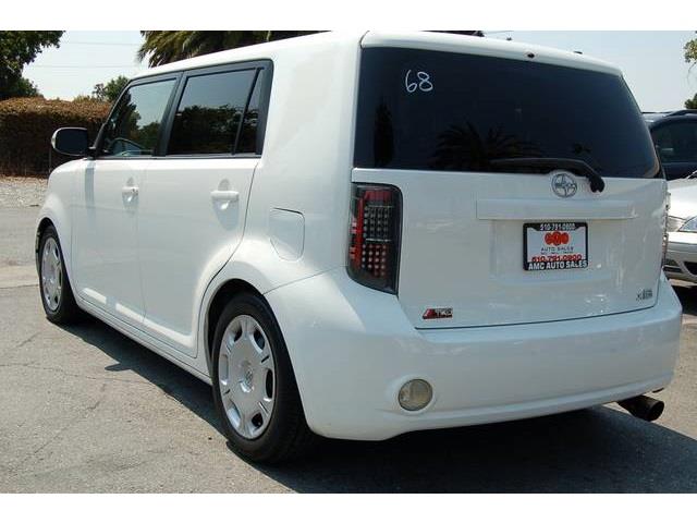 Scion xB 2008 photo 2