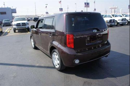 Scion xB 2008 photo 2