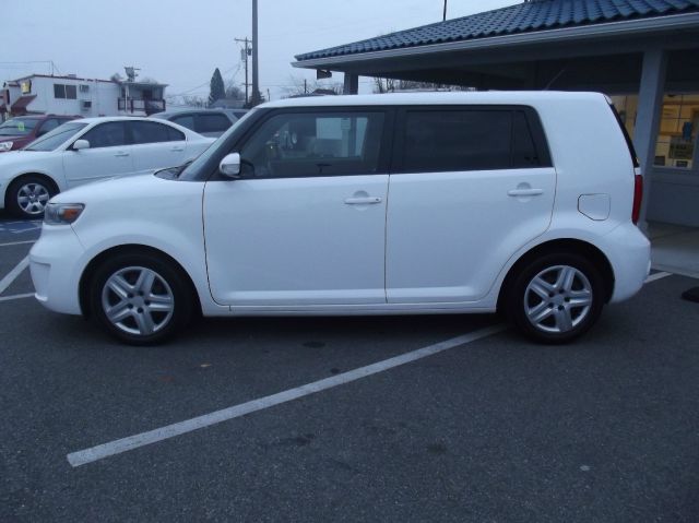 Scion xB 2008 photo 1