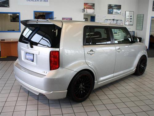Scion xB 2008 photo 2