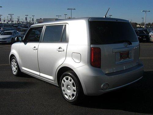 Scion xB 2008 photo 3