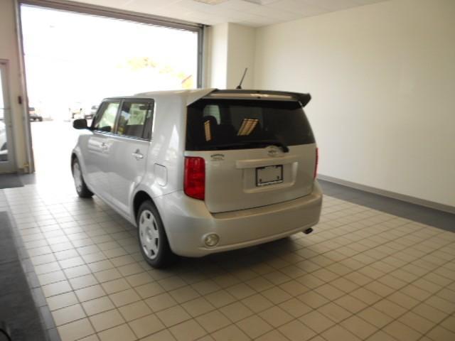 Scion xB 2008 photo 3